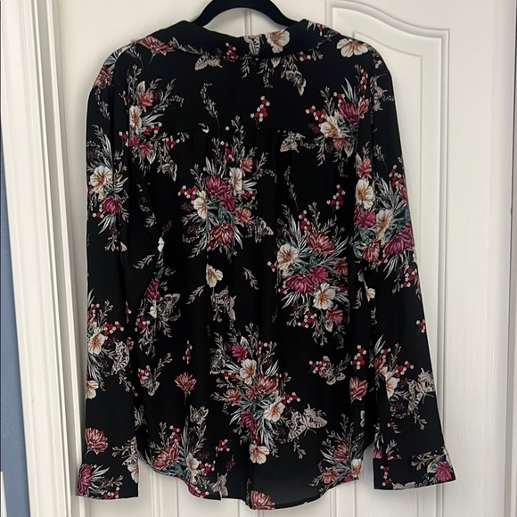 Torrid Black Floral Blouse size 1 - Picture 5 of 6